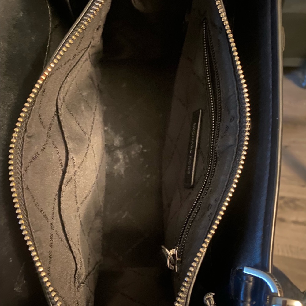 Michael kors black purse and wallet - Picture 3 of 9